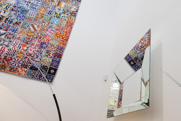 "pluriel" détail dans le miroir
