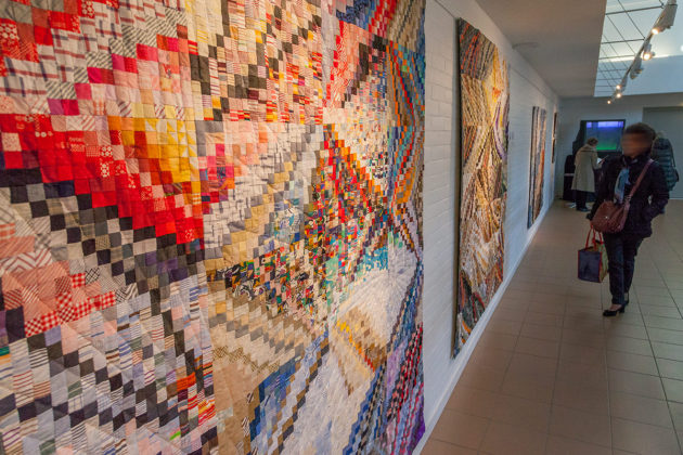 art textile, sabine cibert, art contemporain, Exposition l’Aqueduc Dardilly 69 toiles grands formats, itinéraire grand format, partitions textiles,